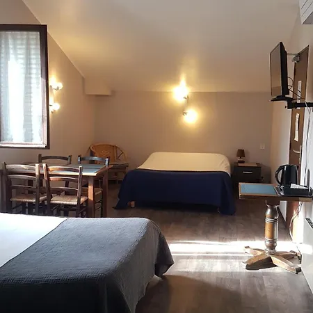 Hotel Logis Relais De Frejeroques 2*