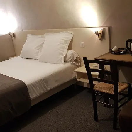 Hotel Logis Relais De Frejeroques 2*