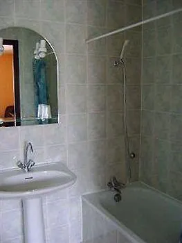 Hotel Logis Relais De Frejeroques 2*
