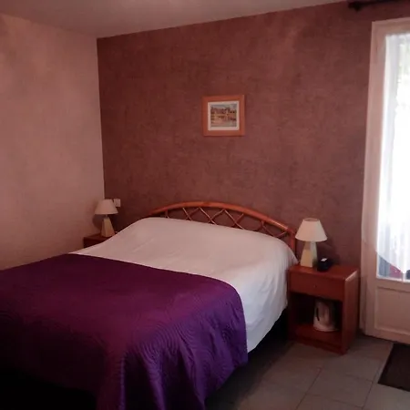 Logis Relais De Frejeroques 2* Foissac (Aveyron)