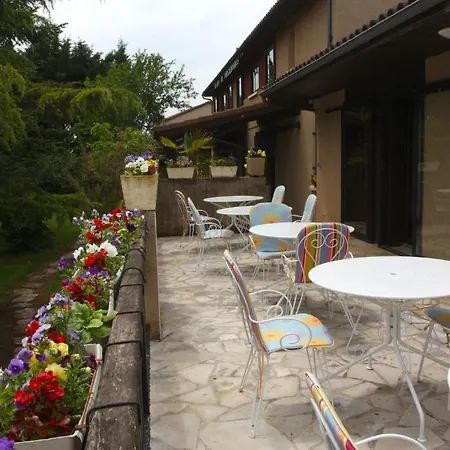 Hotel Logis Relais De Frejeroques Foissac (Aveyron)