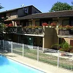 Relais De Frejeroques 2*