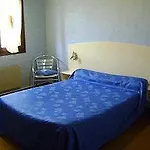 Relais De Frejeroques Otel Foissac (Aveyron)