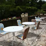 Relais De Frejeroques 2*