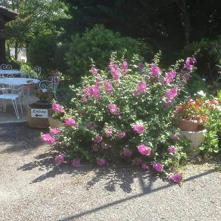Relais De Frejeroques Otel Foissac (Aveyron)