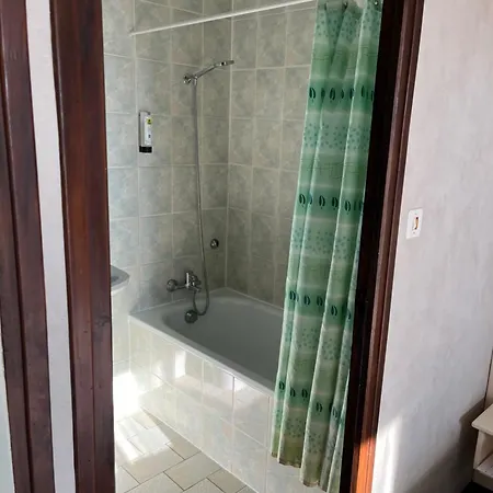 Отель Relais De Frejeroques