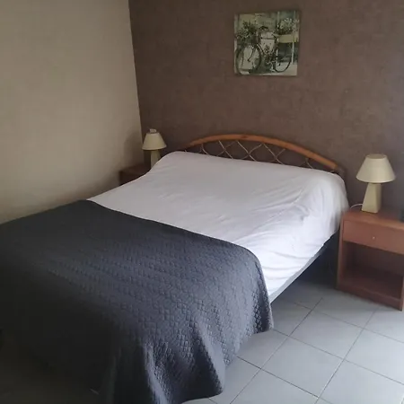 酒店 Relais De Frejeroques 2*