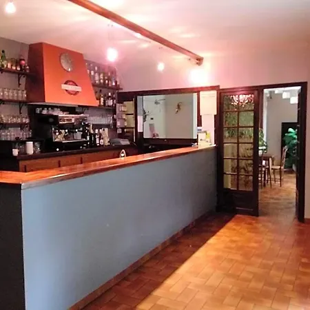 Relais De Frejeroques 2*
