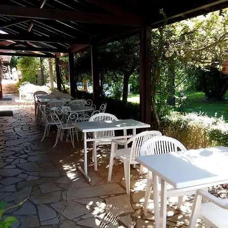 酒店 Relais De Frejeroques 2*