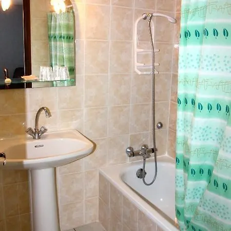 Relais De Frejeroques Foissac (Aveyron)